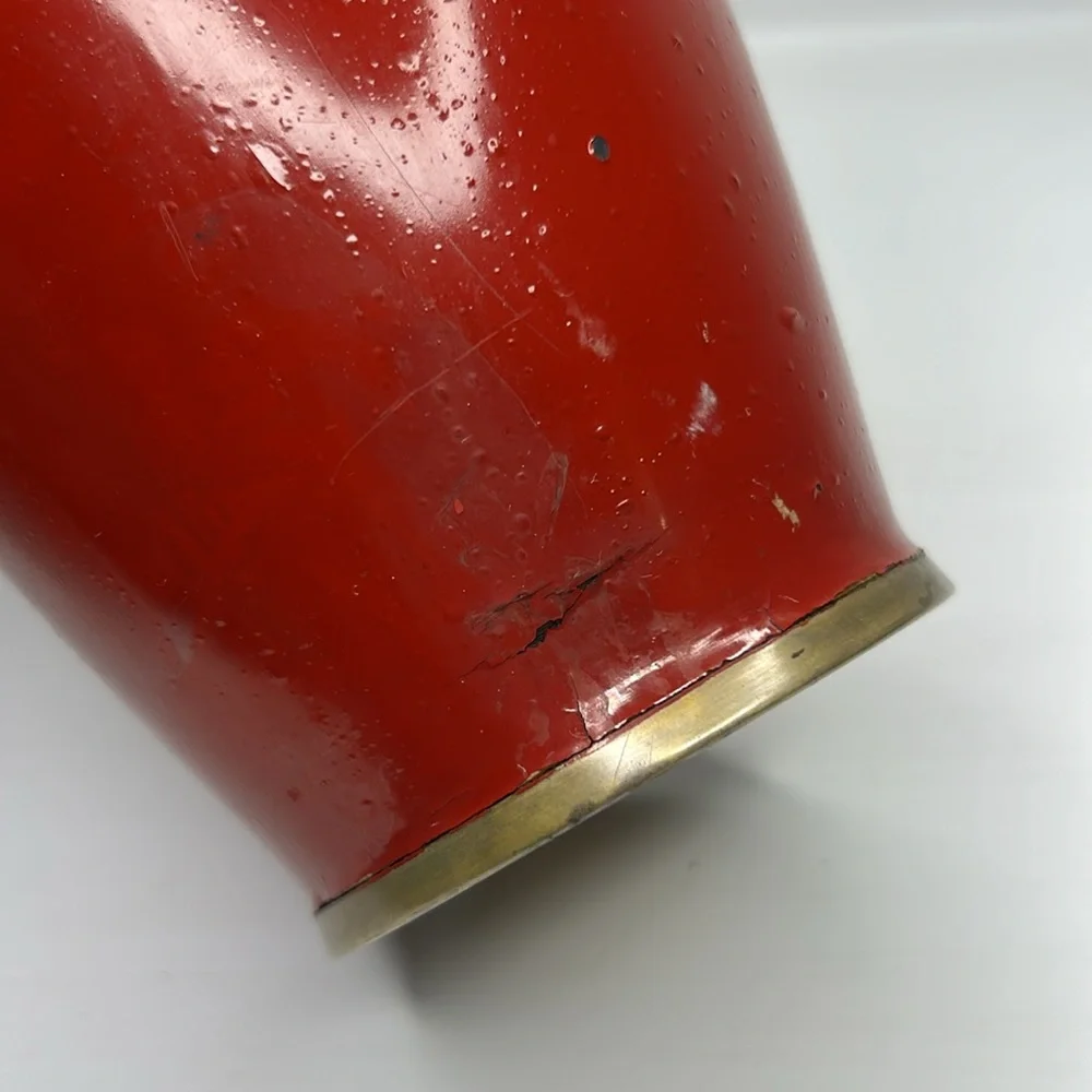 Vintage 🦤 Korean Red Lacquer Brass Vase Mother of Pearl Inlay Phoenix Bird - Picture 8 of 16